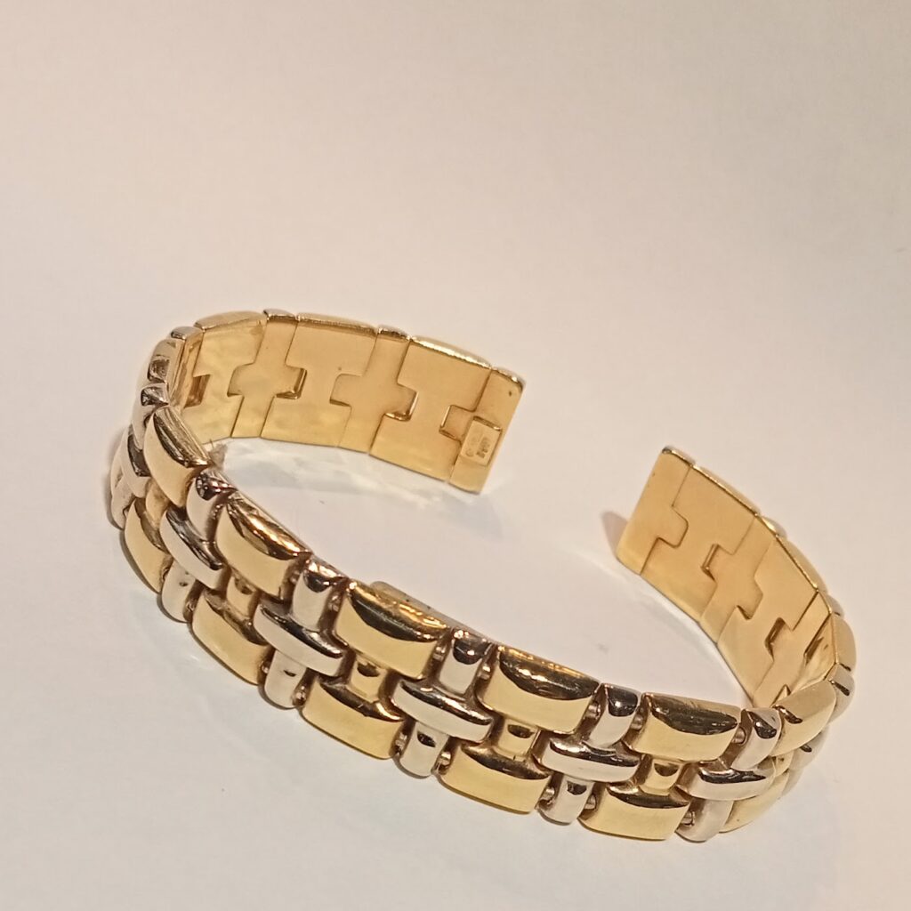 Brazalete de oro bicolor