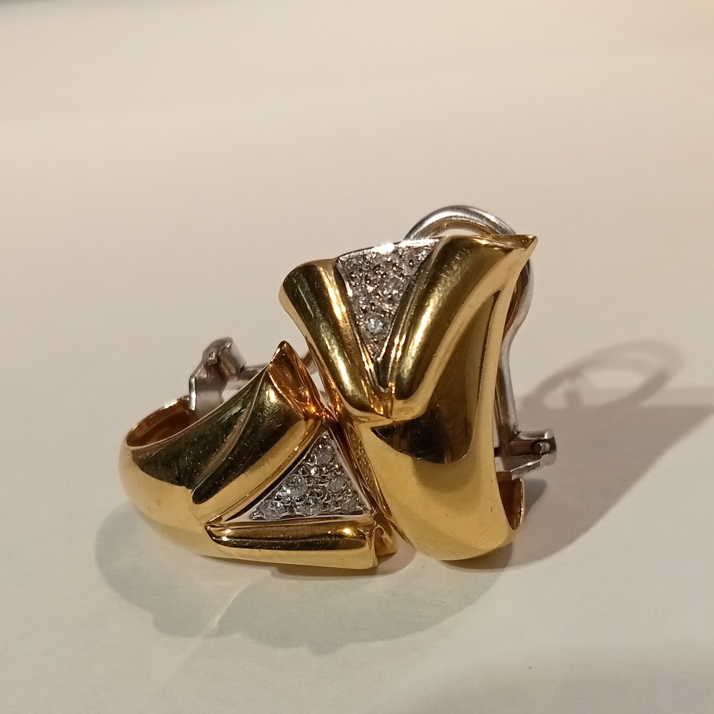 Pendientes en oro amarillo y diamantitos