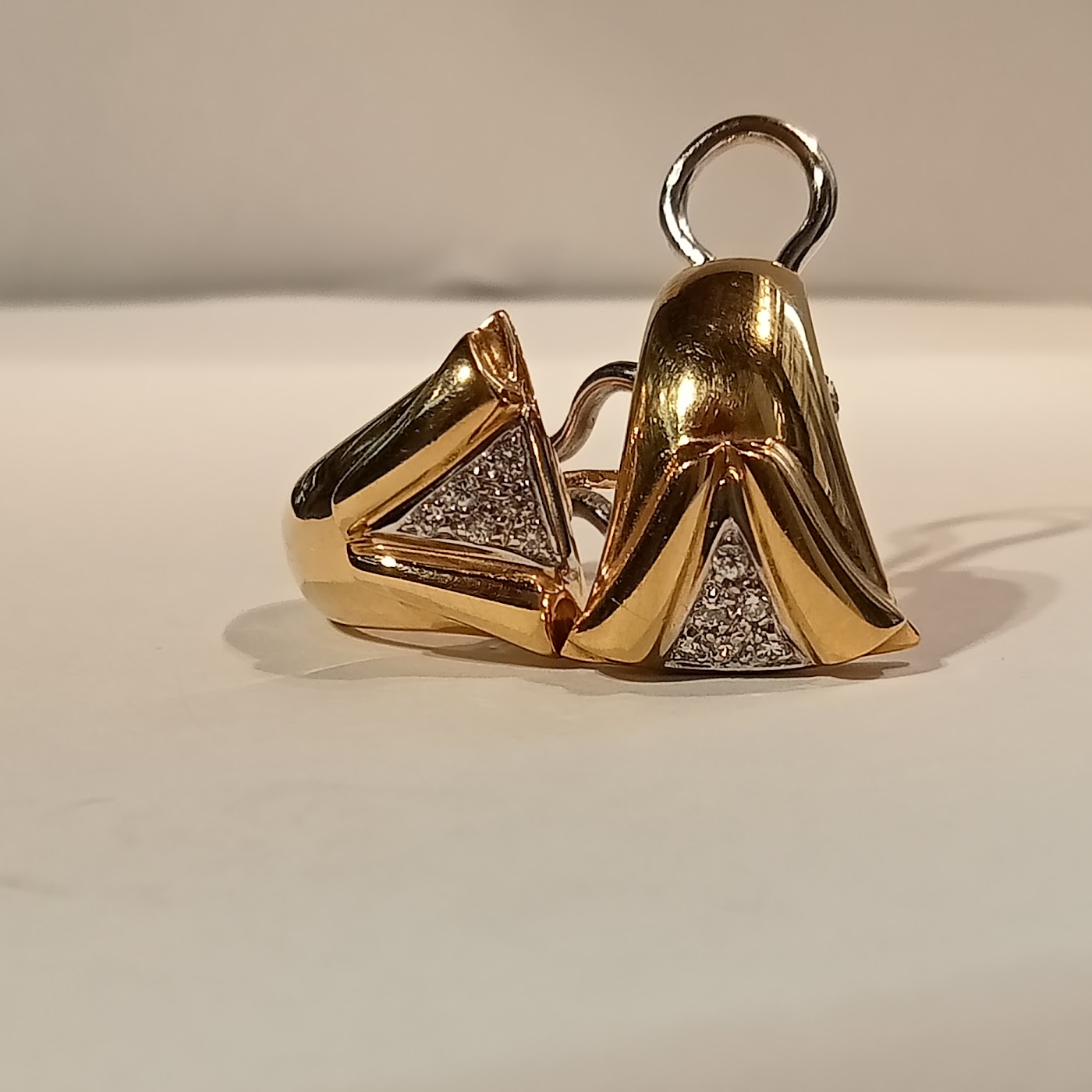 Pendientes en oro amarillo y diamantitos